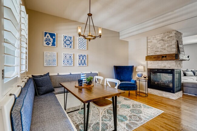 Dining Nook - 10218 Ridgegate Cir