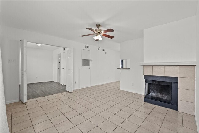 Foto del edificio - 3506 Cove View Blvd