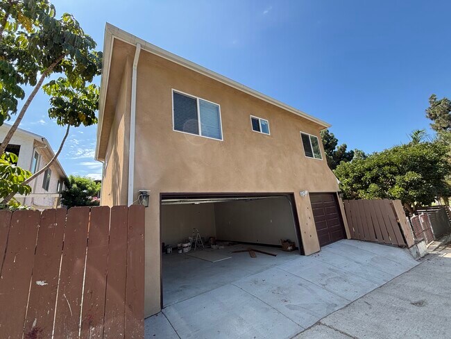 Foto del edificio - 4112 Pepper Dr