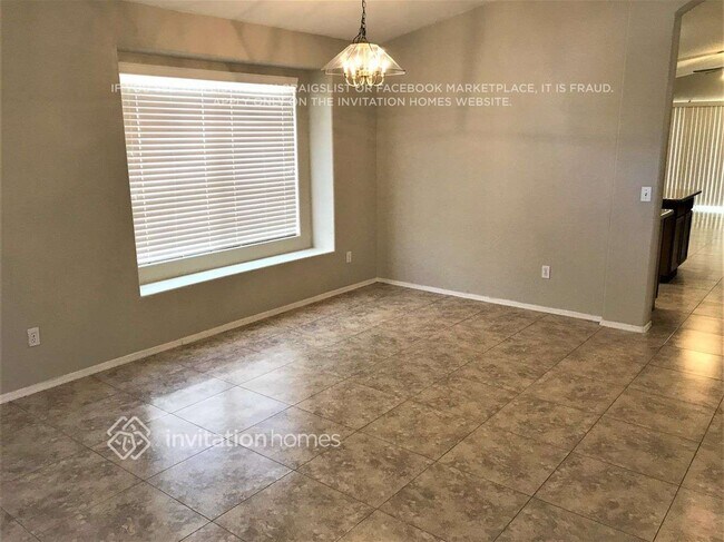 Building Photo - 1391 E Gary Dr