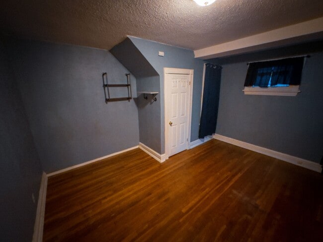 Building Photo - 5030 Winona Ave