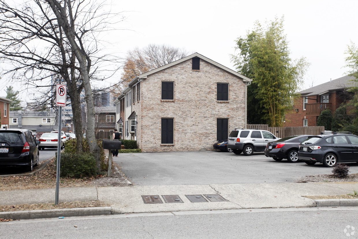 Primary Photo - Peabody Place