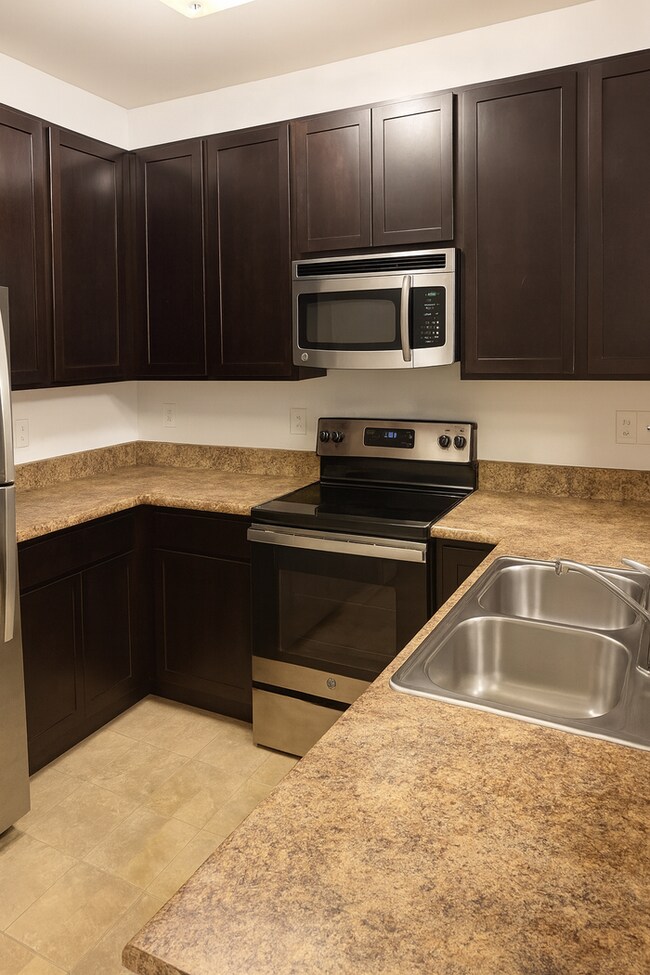 Foto del edificio - 6411 Brookfield Ct Dr