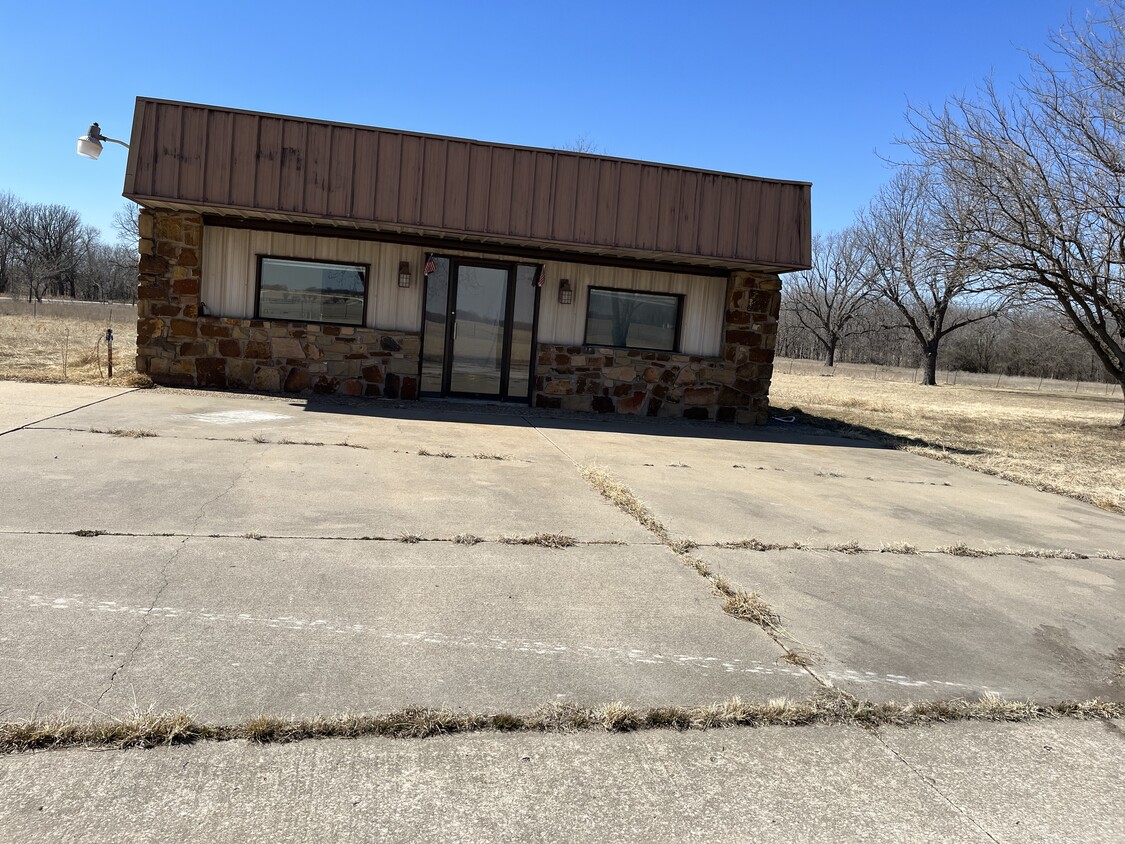 Primary Photo - 8920 S 4102 Rd