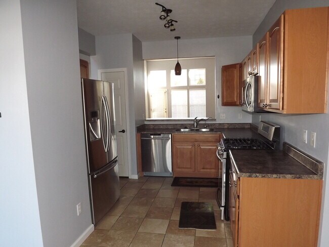 Building Photo - Upscale Spacious 3 Bedroom Beavercreek Condo