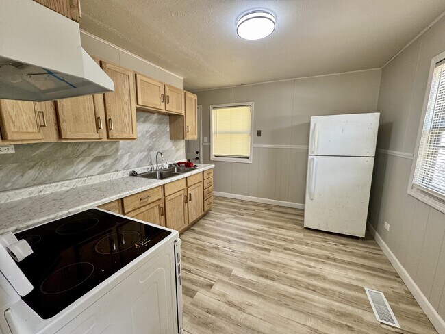 Foto del edificio - 1638 W Elm St