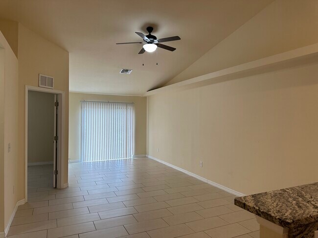 Foto del edificio - 1443 SE 10th Terrace