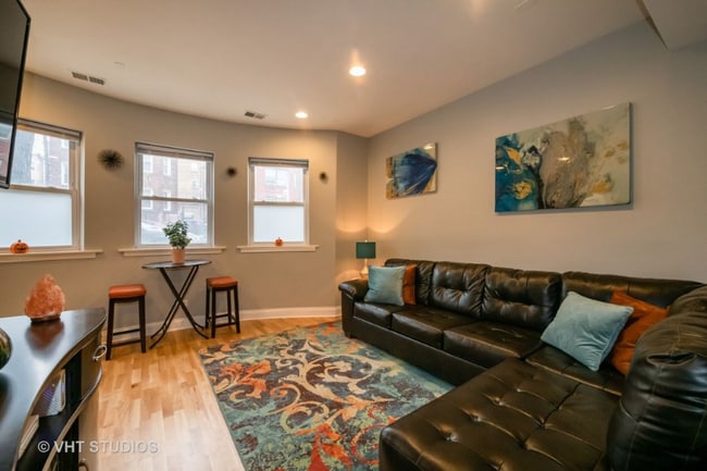Foto del edificio - 7401 N Hoyne Ave