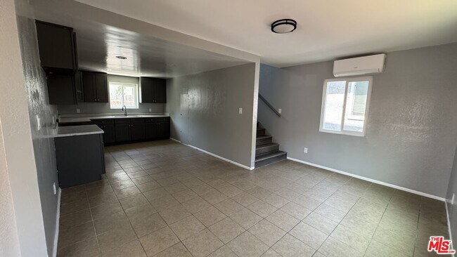 Building Photo - 1255 Velasco St