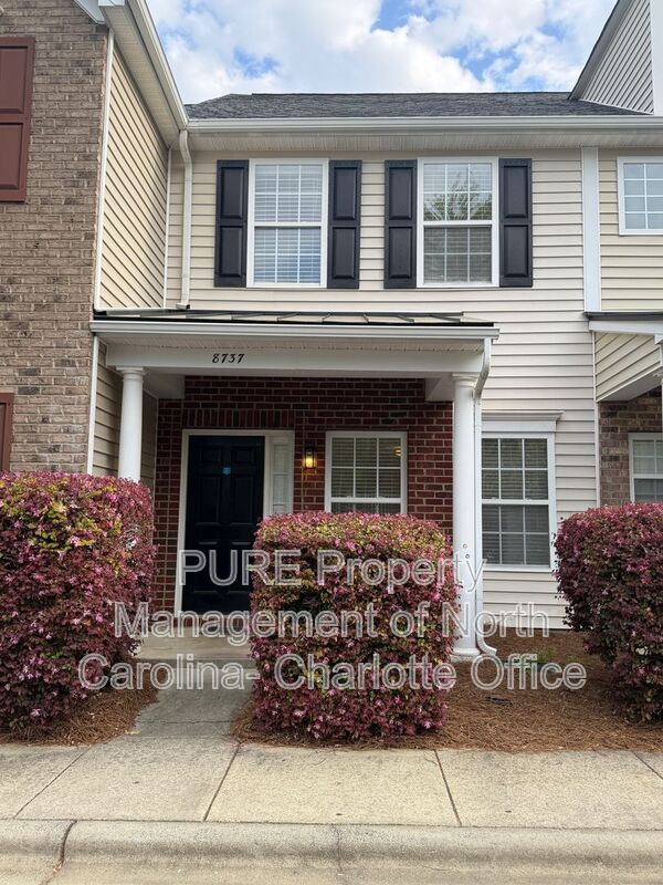 Foto del edificio - 8737 Wandering Creek Way