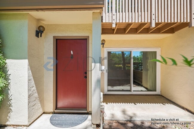 Building Photo - 1879 Pomar Way
