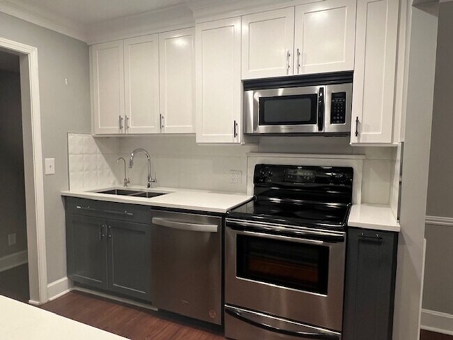 Foto del edificio - Spacious 2-bedroom, 2-bath condominium offering