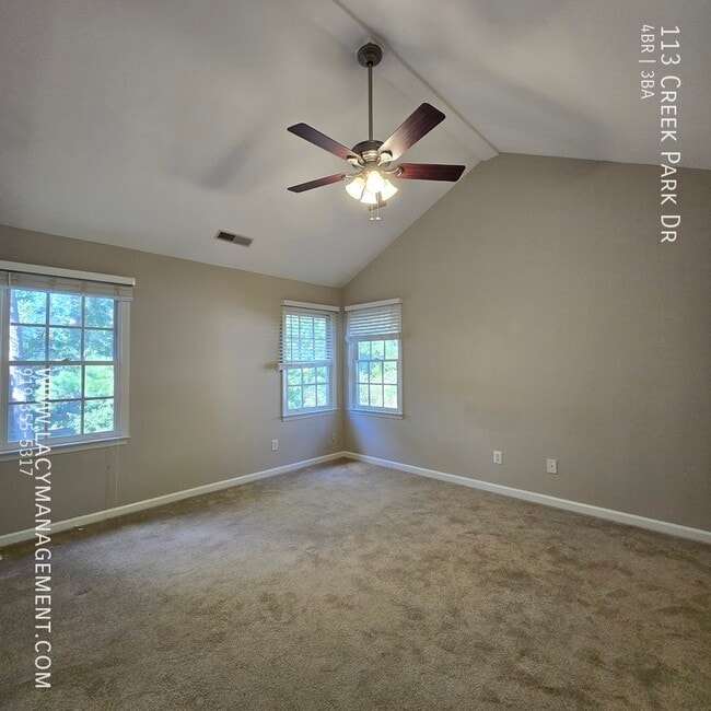 Foto del edificio - 113 Creek Park Dr