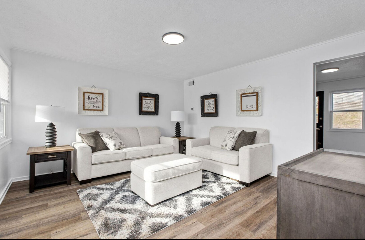 Primary Photo - 100 Midland Heights Cir