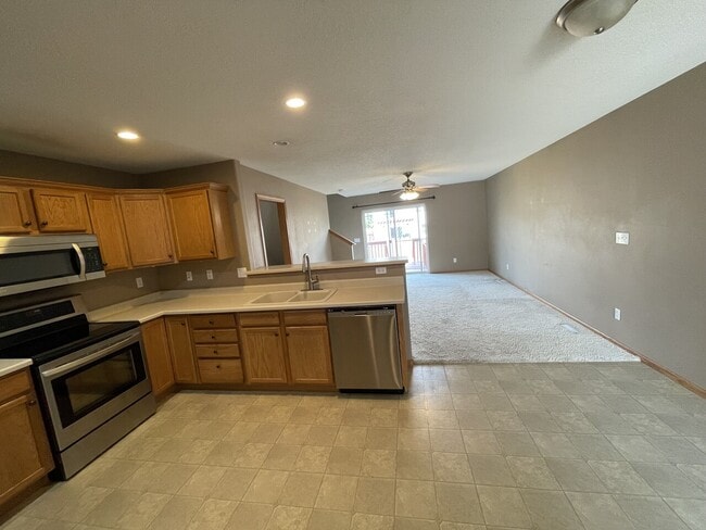 Building Photo - 230 Aydar Dr