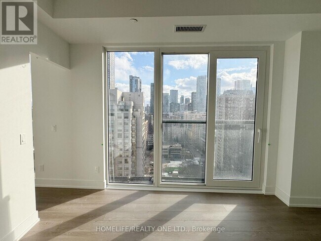 Building Photo - 308 Jarvis St