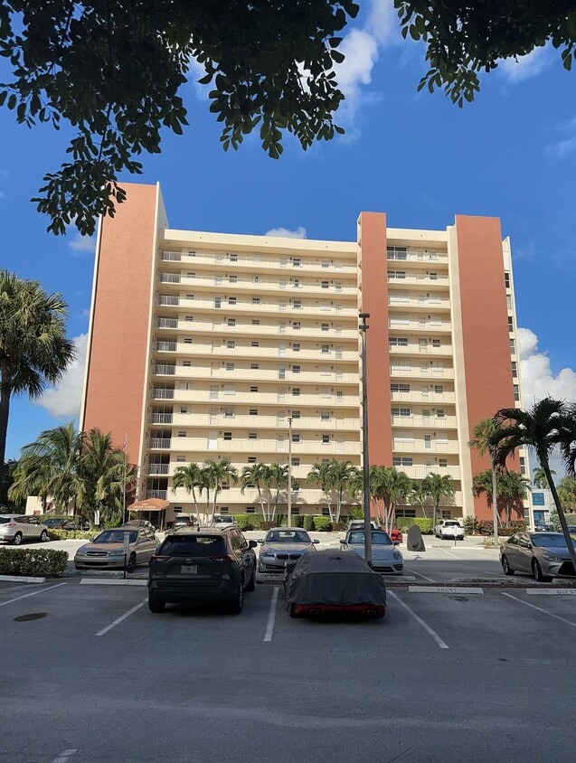 1391 S Ocean Blvd Unit 904, Pompano Beach, FL 33062 Condo for Rent in
