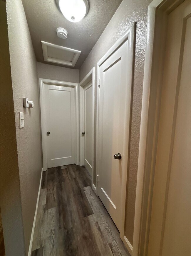 Building Photo - Beautiful home. Apply today!