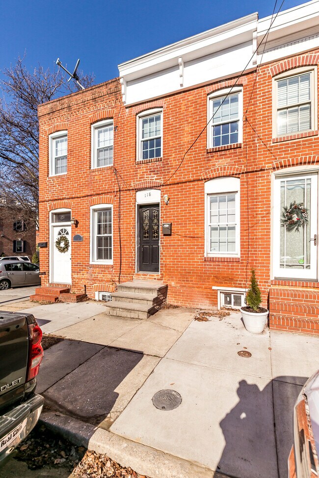 Building Photo - 118 E Randall St