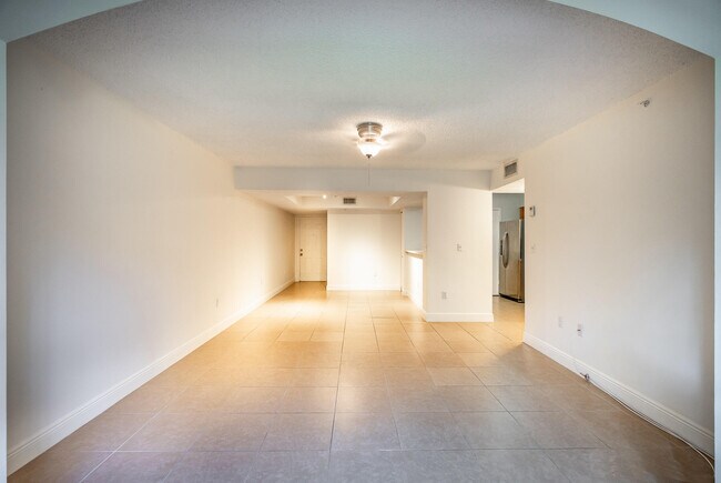 Building Photo - 200 Scotia Dr