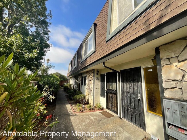 Building Photo - 2 br, 1.5 bath House - 14353 Doolittle Drive