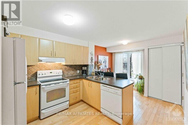 Building Photo - 204-204 Chapman Mills Dr