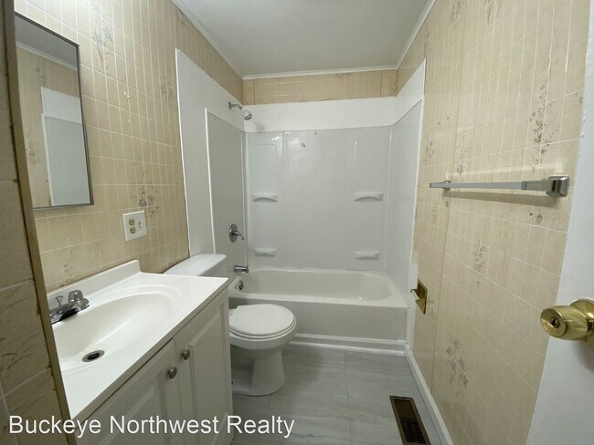Building Photo - 3 br, 1 bath House - 325 Richards Rd
