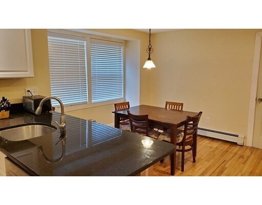 Foto del edificio - 33 Fox Hill Dr