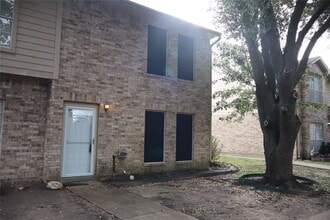 Building Photo - 1063 Birnham Woods Blvd