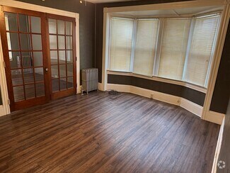 Building Photo - 320 N Hyde Park Ave