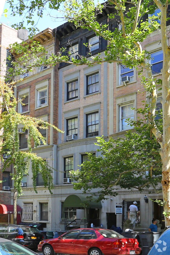 Foto principal - 315 W 71st St