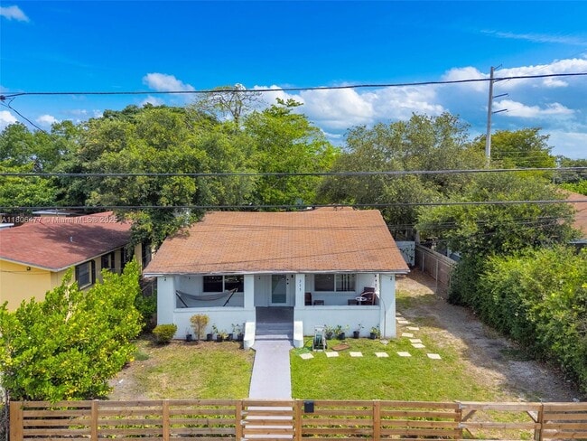 Building Photo - 315 NW 50th St