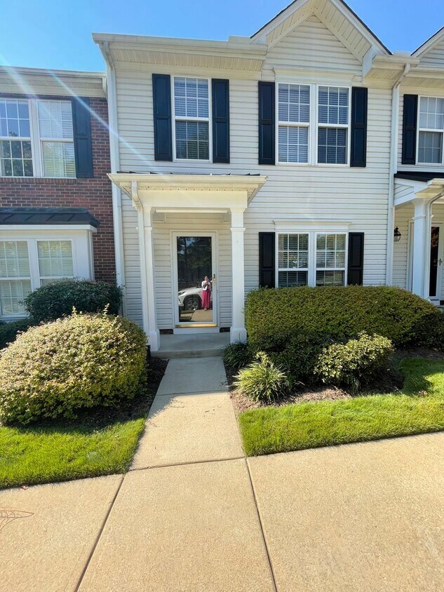 Hadley Commons 2 Bedroom 2.5 Bath Townhome - Hadley Commons 2 Bedroom 2.5 Bath Townhome