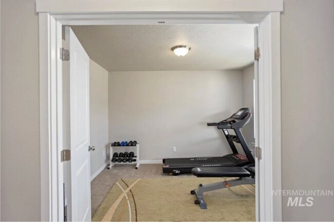 Foto del edificio - 765 SW Huebert St