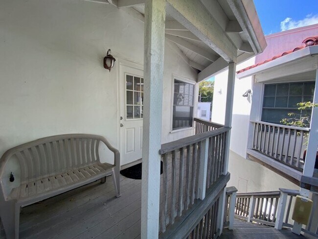 Foto del edificio - 790 Lighthouse Ave