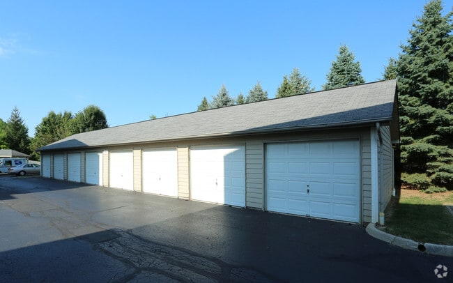 Garages - Sawmill Park