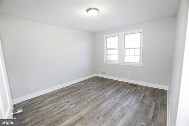 Building Photo - 113 Nunnery Ln