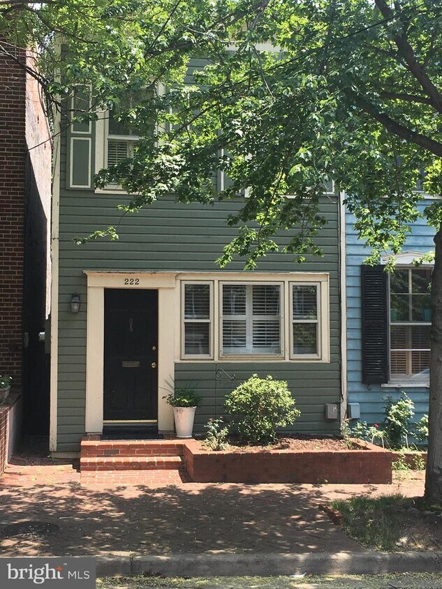 Primary Photo - 222 S West St