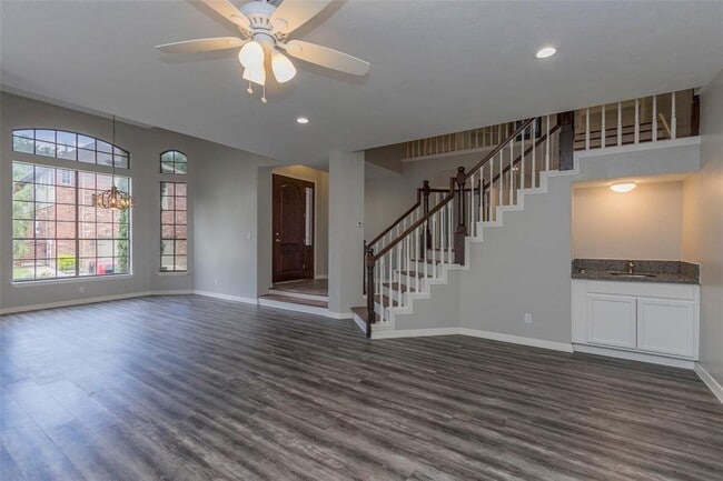 Building Photo - 12929 Kingsbridge Ln