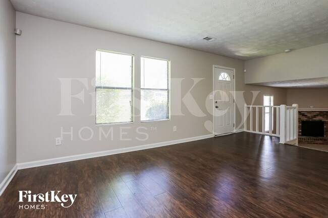 Foto del edificio - 3871 McGill Ln