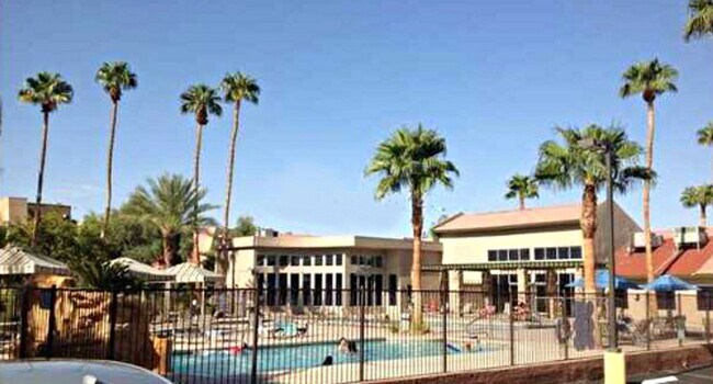 Building Photo - 2 BED 1 BATH 2ND FLOOR CONDO LOCATED IN 24...