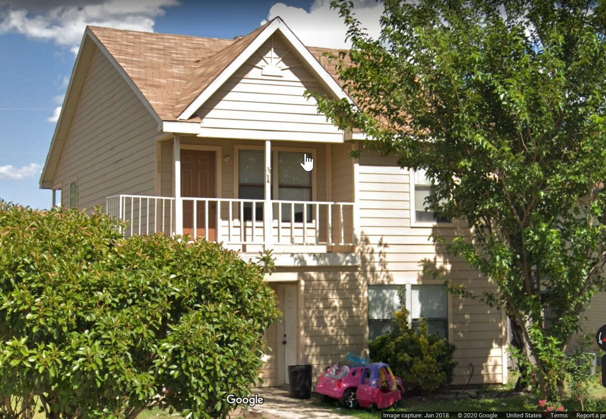 Primary Photo - 1205 Dawson Cir