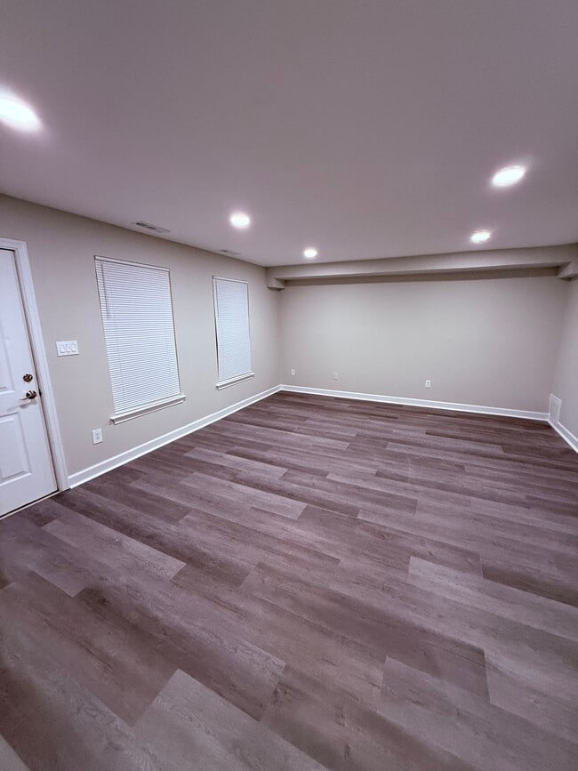 Living Room - 1901 Addison Rd S