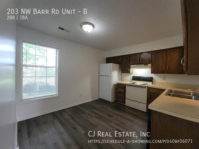 Building Photo - 203 Barr Rd