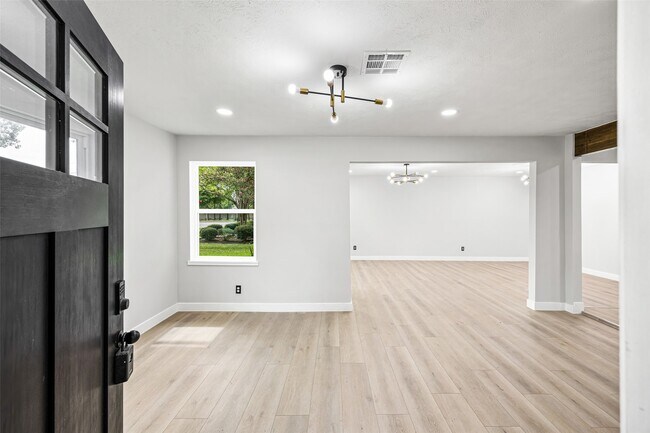 Building Photo - 4626 Holly St