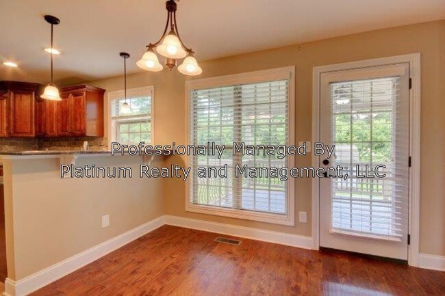 Building Photo - 1484 Amberly Dr