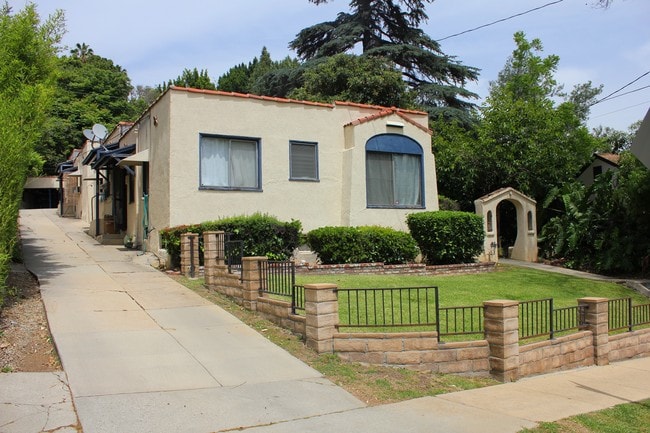 Building Photo - 1712 Gillette Crescent