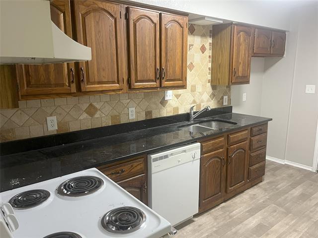 Foto del edificio - 10524 Shadywood Dr
