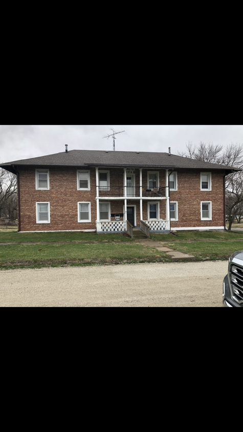 Front of Building - 205 E 7th St