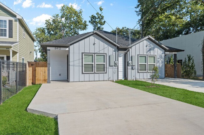 Foto del edificio - 8412 Sunnyhill St